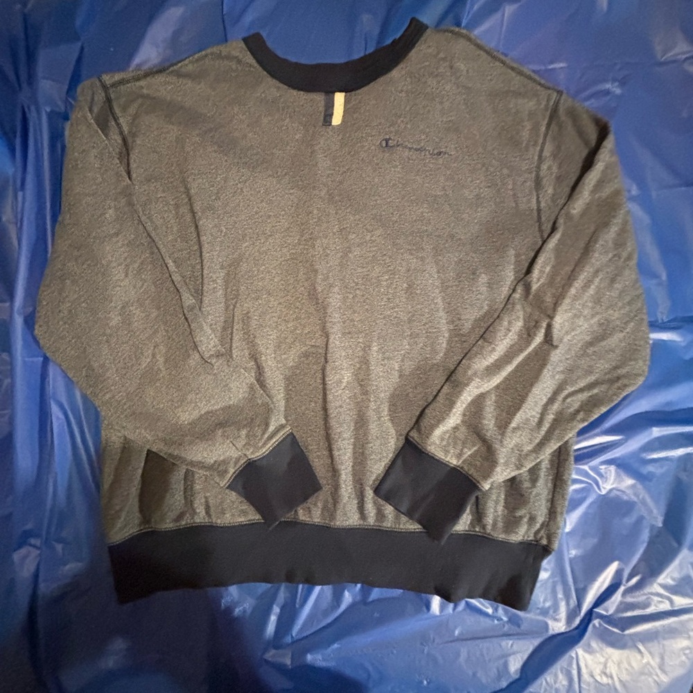 Champion Men's Gray Crewneck Sweater with Blue Trim Size X-Large